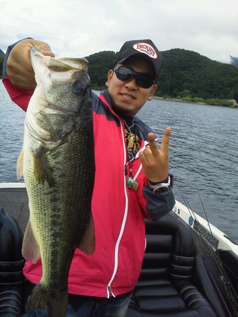 山中湖、河口湖バス釣りガイド。早野剛史-1341745160346.jpg