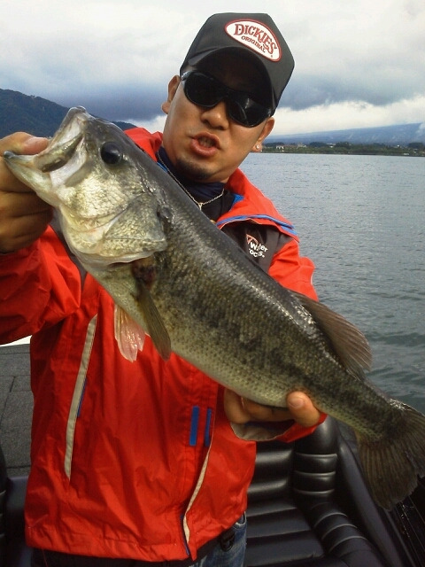 山中湖、河口湖バス釣りガイド。早野剛史-1341745466522.jpg