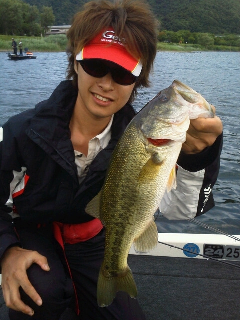 山中湖、河口湖、野尻湖バス釣りガイド。早野剛史-1344859972820.jpg