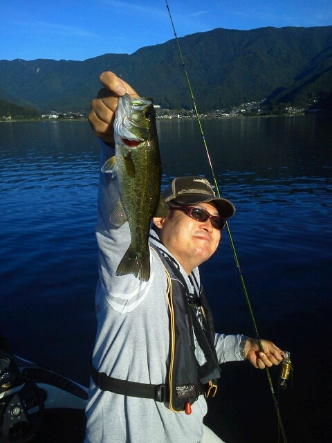 山中湖、河口湖、西湖、野尻湖バス釣りガイド。早野剛史-1347277261673.jpg