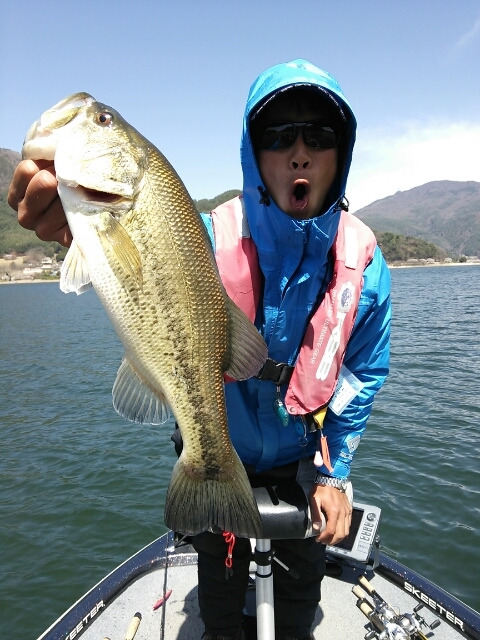 山中湖、河口湖、西湖、野尻湖バス釣りガイド。早野剛史-1365501342960.jpg